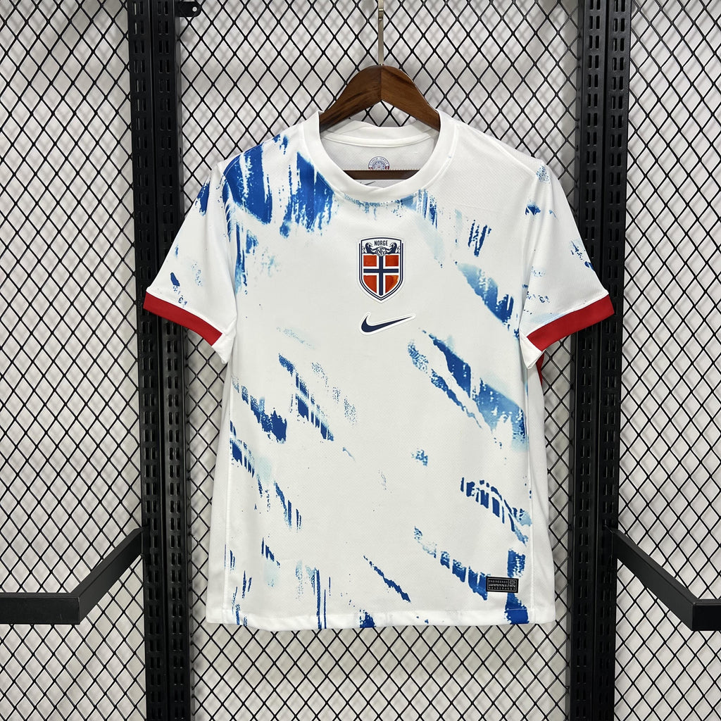 Polera visita noruega